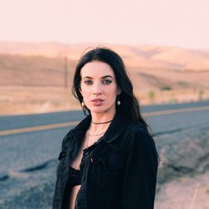 Meet your Posher, Adele